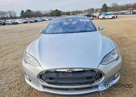 2016 Tesla Model S from USA, damaged, VIN 5YJSA1E2XGF123791